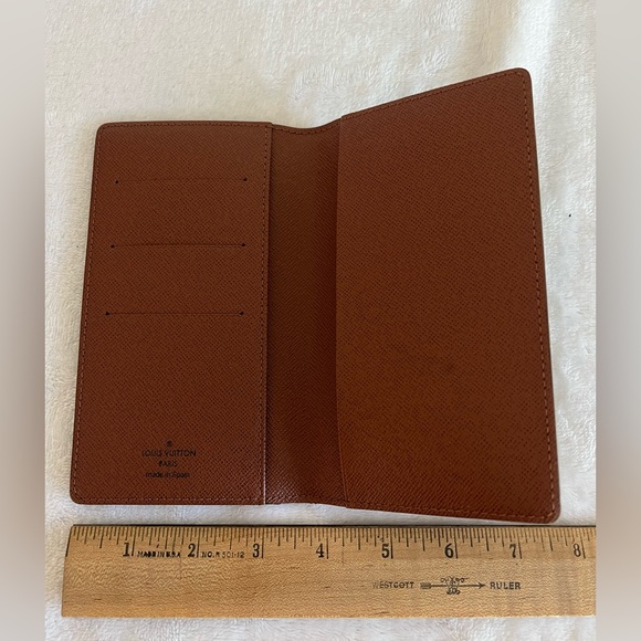 Louis Vuitton Wallet - Picture 2 of 3